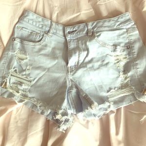 “Super super stretch shorts”